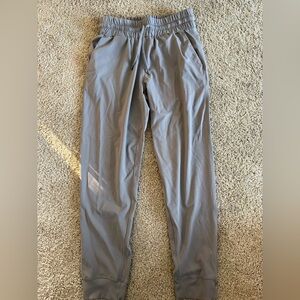 Member’s Mark Travel Jogger Pants Gray Athleisure Elastic Waist – Medium